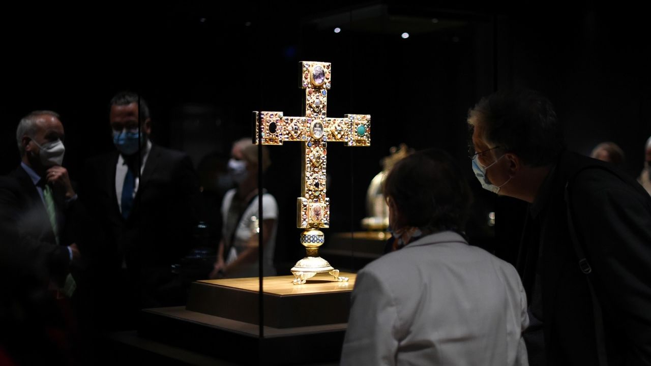 Außergewöhnlicher Kirchenschatz: Dommuseum in Fritzlar wiedereröffnet